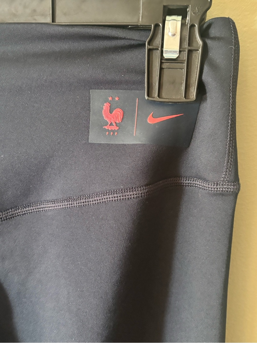 Nike High Waist leggings w/red accents Size S